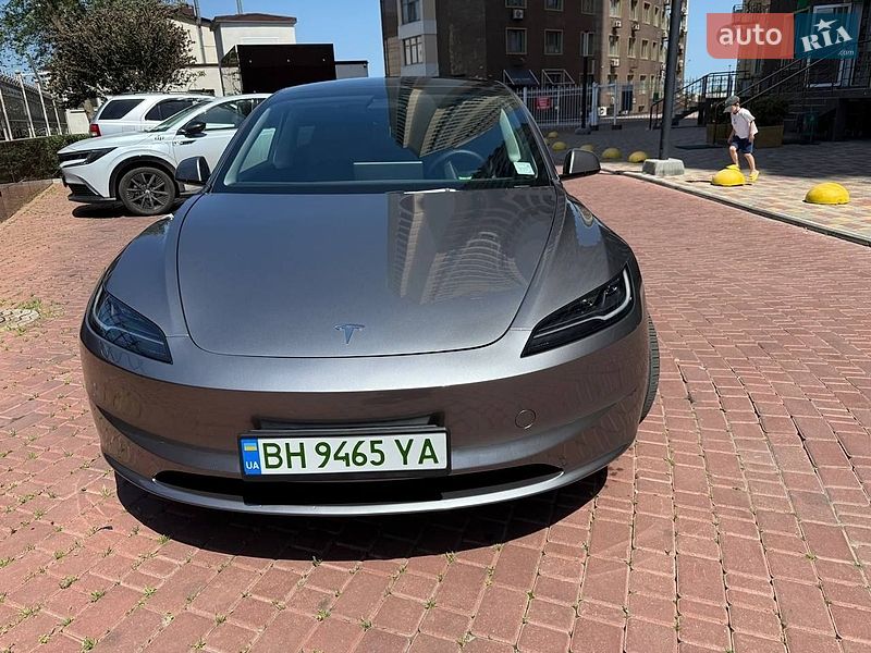 Седан Tesla Model 3 2025 в Одессе