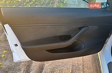 Седан Tesla Model 3 2020 в Києві