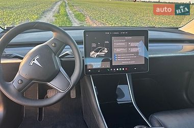 Седан Tesla Model 3 2020 в Києві