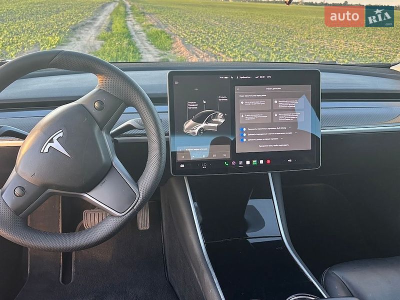 Седан Tesla Model 3 2020 в Києві