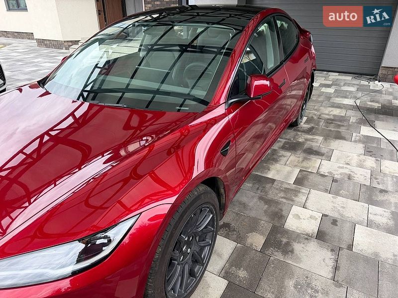 Седан Tesla Model 3 2024 в Києві