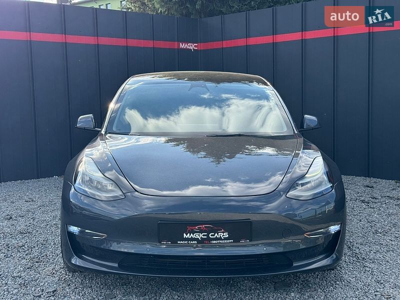 Седан Tesla Model 3 2022 в Луцьку