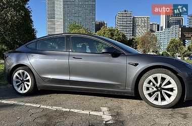 Седан Tesla Model 3 2022 в Киеве