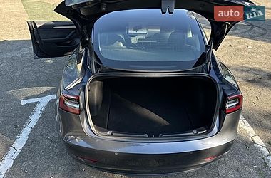 Седан Tesla Model 3 2022 в Киеве