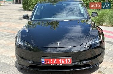 Седан Tesla Model 3 2024 в Києві
