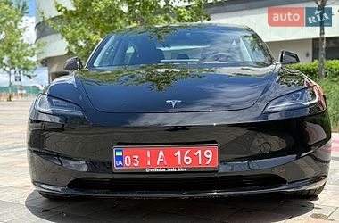 Седан Tesla Model 3 2024 в Києві