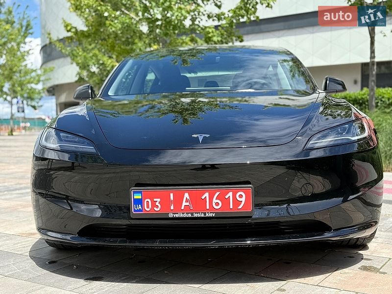 Седан Tesla Model 3 2024 в Києві
