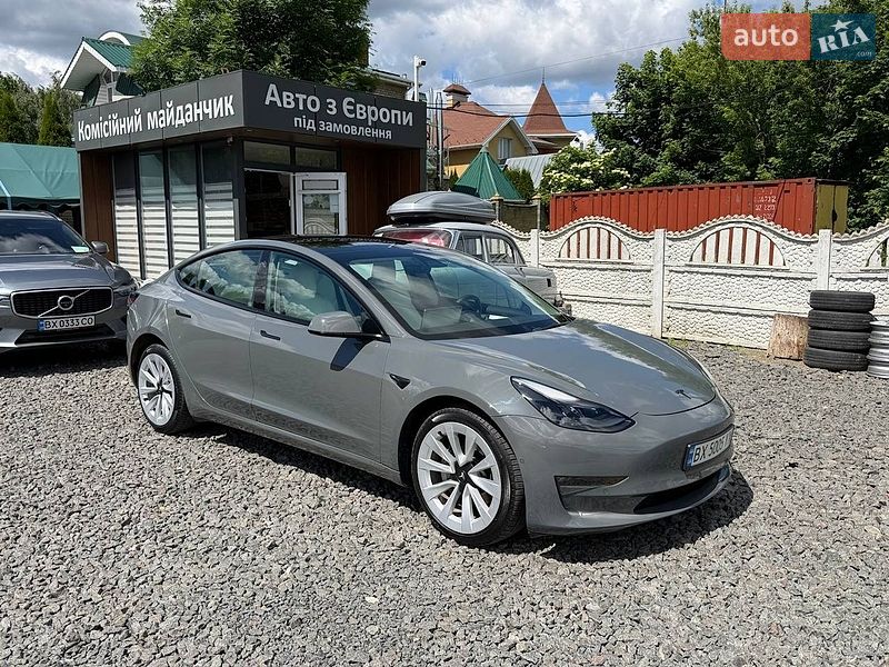 Седан Tesla Model 3 2021 в Хмельницком