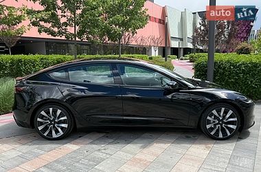 Седан Tesla Model 3 2024 в Києві