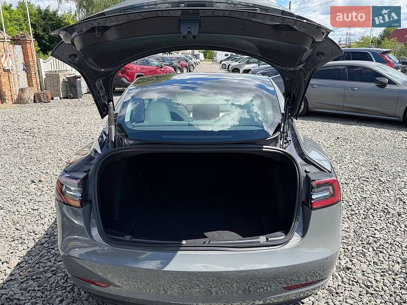 Седан Tesla Model 3 2021 в Хмельницком