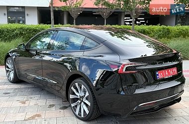 Седан Tesla Model 3 2024 в Києві
