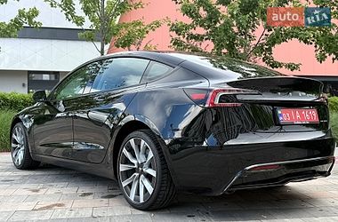 Седан Tesla Model 3 2024 в Києві