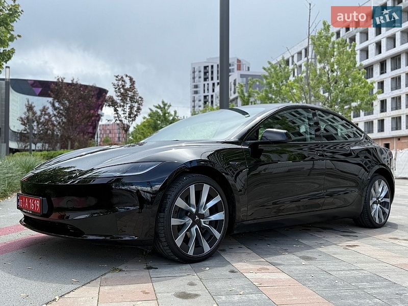 Седан Tesla Model 3 2024 в Києві