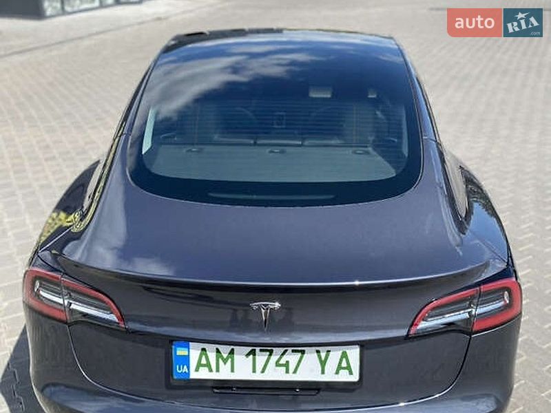 Седан Tesla Model 3 2022 в Киеве