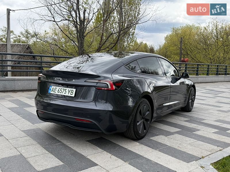 Седан Tesla Model 3 2024 в Дніпрі фото 18 Седан Tesla Model 3 2024 в Дніпрі