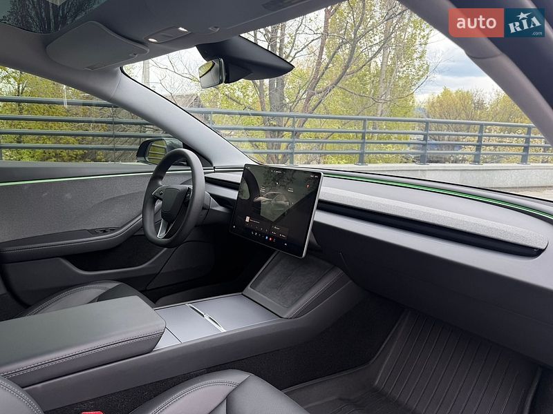 Седан Tesla Model 3 2024 в Дніпрі фото 35 Седан Tesla Model 3 2024 в Дніпрі