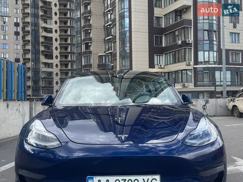 Седан Tesla Model 3 2022 в Києві