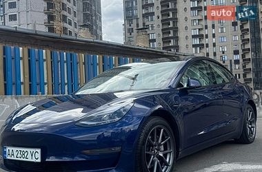 Седан Tesla Model 3 2022 в Києві
