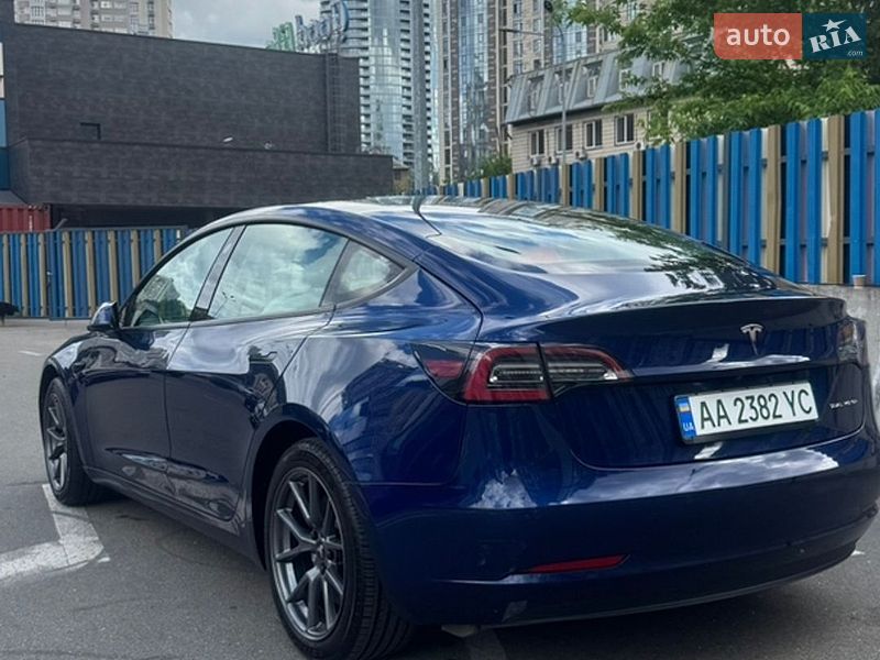 Седан Tesla Model 3 2022 в Києві