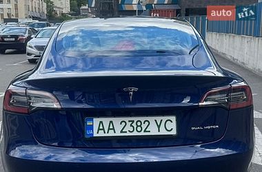 Седан Tesla Model 3 2022 в Києві