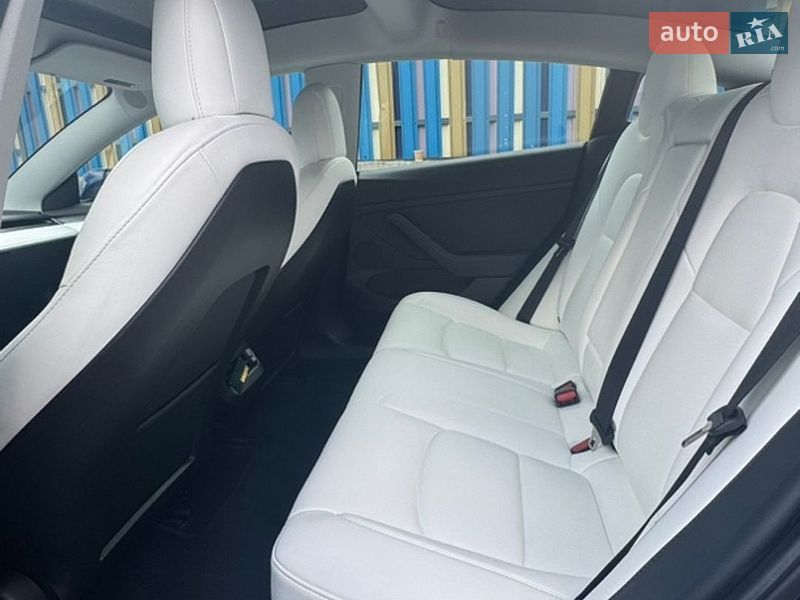 Седан Tesla Model 3 2022 в Києві