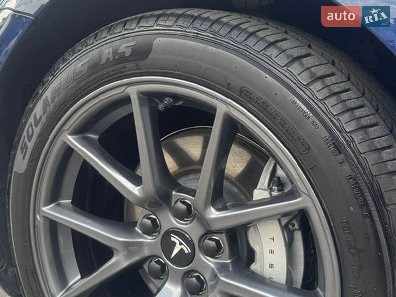 Седан Tesla Model 3 2022 в Києві