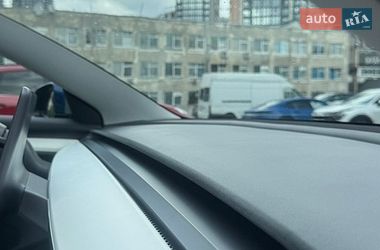 Седан Tesla Model 3 2022 в Києві