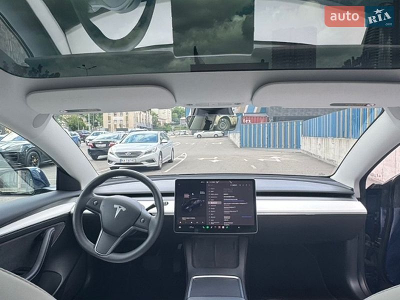 Седан Tesla Model 3 2022 в Києві