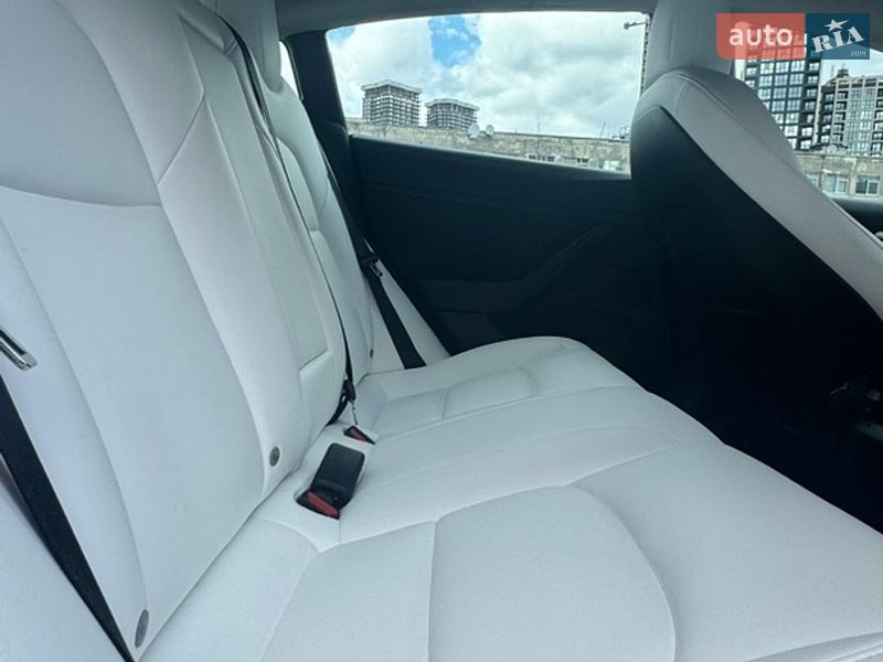 Седан Tesla Model 3 2022 в Києві