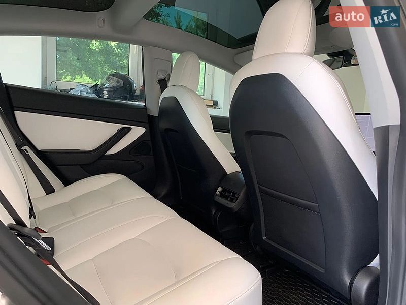 Седан Tesla Model 3 2021 в Одессе
