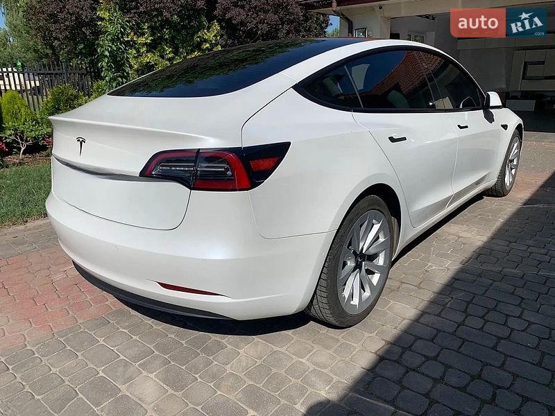 Седан Tesla Model 3 2021 в Одессе