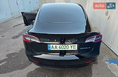 Седан Tesla Model 3 2020 в Коростене