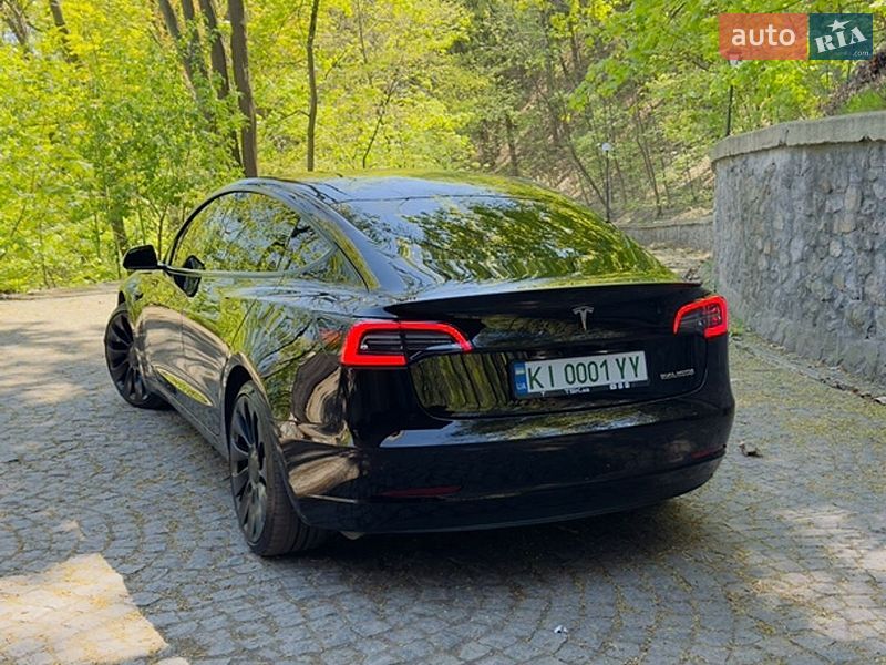 Седан Tesla Model 3 2022 в Києві