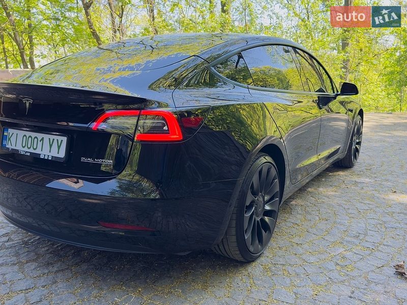 Седан Tesla Model 3 2022 в Києві