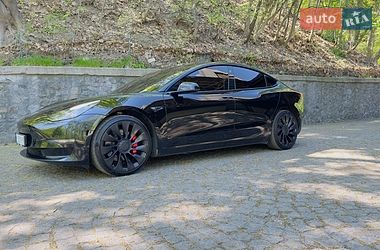 Седан Tesla Model 3 2022 в Києві