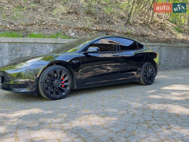 Седан Tesla Model 3 2022 в Києві