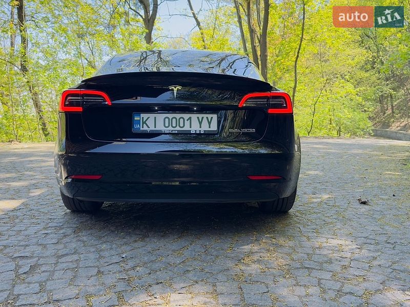 Седан Tesla Model 3 2022 в Києві