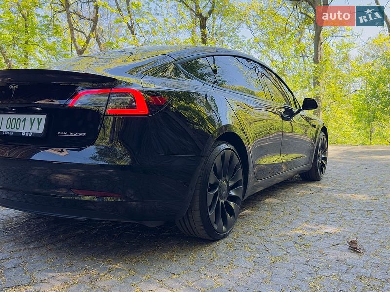 Седан Tesla Model 3 2022 в Києві