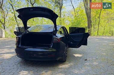Седан Tesla Model 3 2022 в Києві