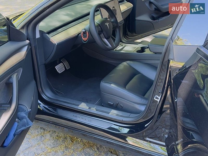 Седан Tesla Model 3 2022 в Києві