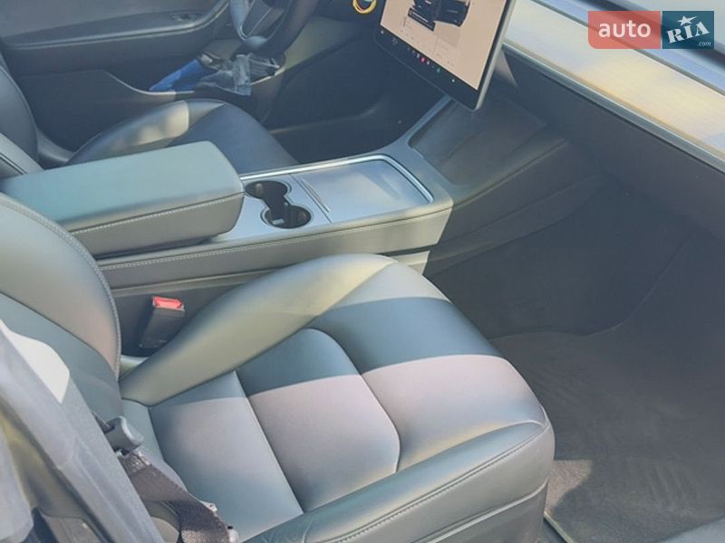 Седан Tesla Model 3 2022 в Києві