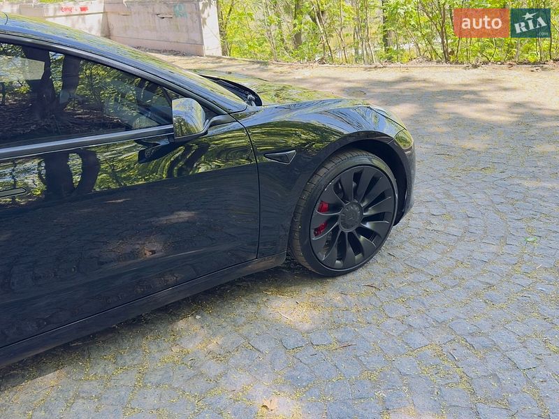 Седан Tesla Model 3 2022 в Києві