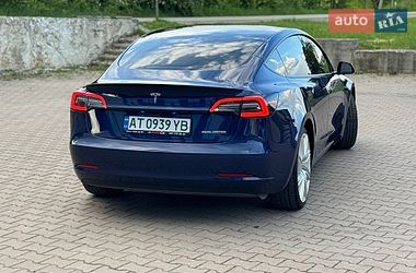 Седан Tesla Model 3 2023 в Ивано-Франковске