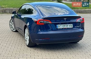 Седан Tesla Model 3 2023 в Ивано-Франковске