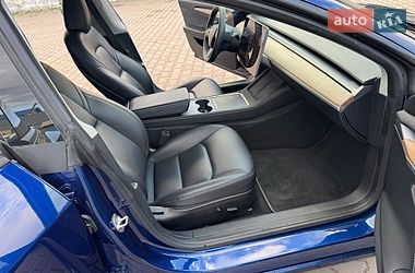 Седан Tesla Model 3 2023 в Ивано-Франковске