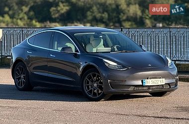 Седан Tesla Model 3 2018 в Кременчуге