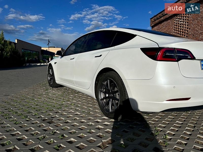 Седан Tesla Model 3 2021 в Хмельницькому
