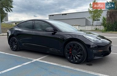 Седан Tesla Model 3 2022 в Киеве