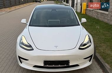 Седан Tesla Model 3 2019 в Ровно
