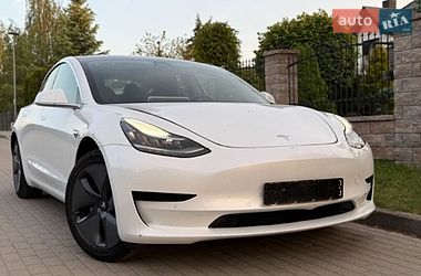 Седан Tesla Model 3 2019 в Ровно
